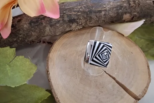 BAGUE CARRE