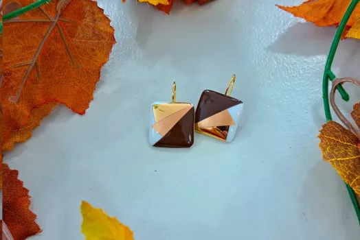 BOUCLE D'OREILLE CARRE