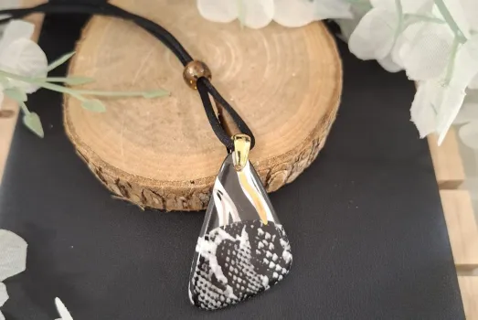 COLLIER  ATOME