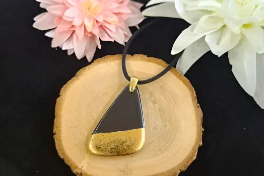 COLLIER ATOME NOIR OR