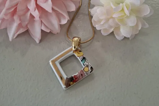 COLLIER CHAINE PM CARRE CREUX