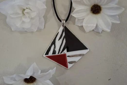 COLLIER LOSANGE PLATINE