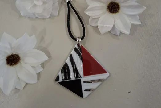 COLLIER LOSANGE PLATINE