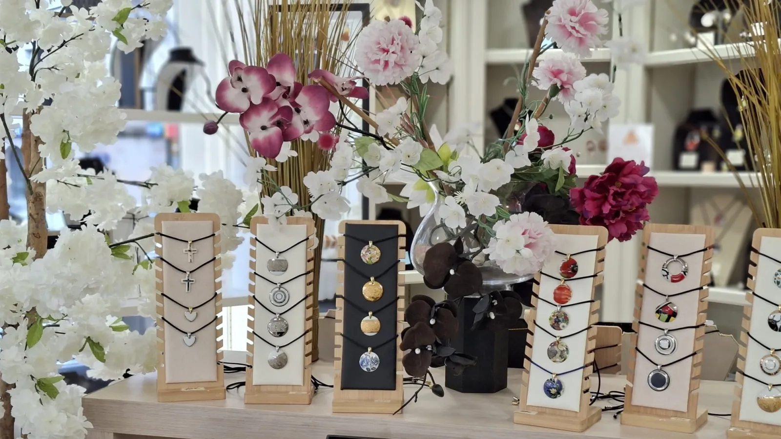 bijoux en porcelaine de Limoges